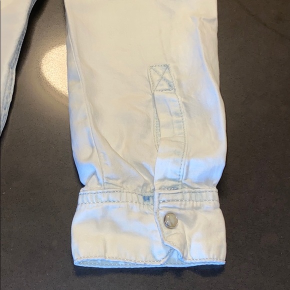 New BLANKNYC girls light wash chambray. - Picture 8 of 12